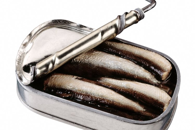 Las sardinas ofrecen más vitamina E que el atún, pero son muy altas en sodio.
