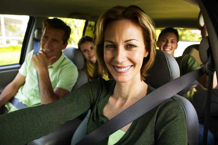 Mantén a los adolescentes ocupados en el automóvil con los juegos de viaje por carretera.
