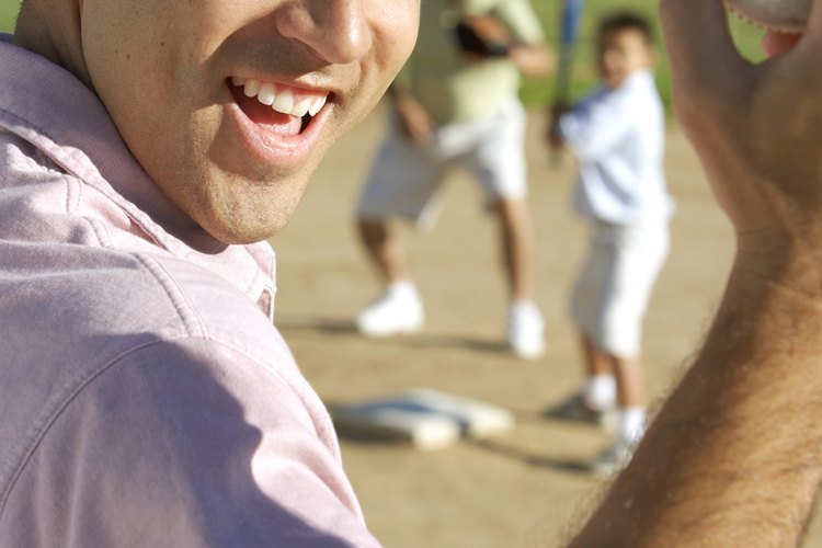 Jugar béisbol ofrece una variedad de beneficios para la salud.