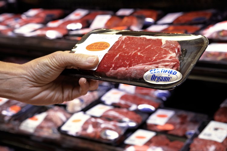 La carne y otras proteínas deben ser alrededor de una cuarta parte del plato en cada comida.