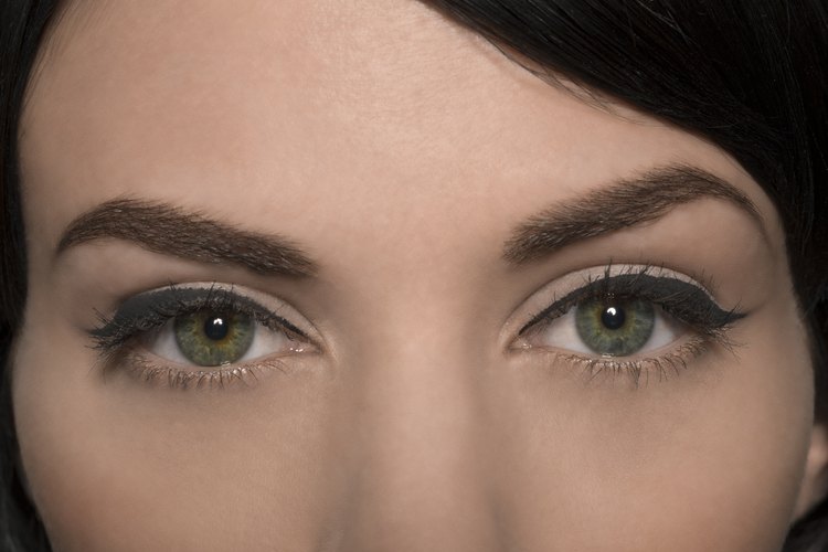 Deberás esperar varios meses para notar un aumento notorio en las cejas.