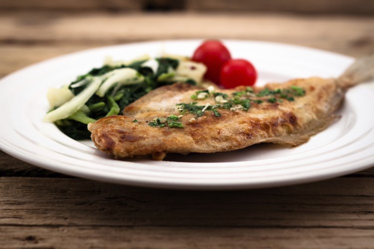 Spices to Put on Baked Flounder | LEAFtv