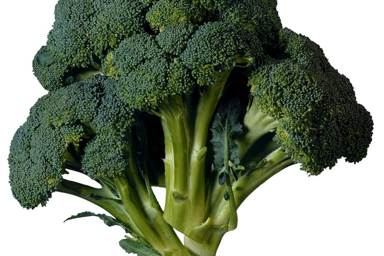 Consumir brócoli disminuye el riesgo de padecer cáncer.