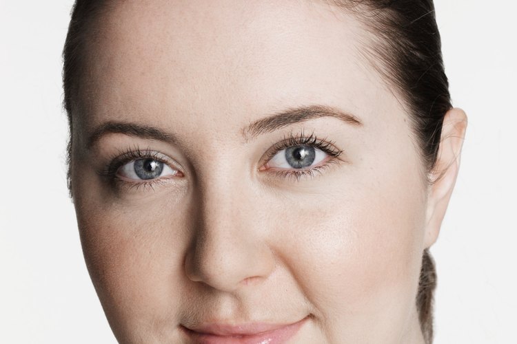 Puedes ejercitar tu rostro para tonificar los músculos.