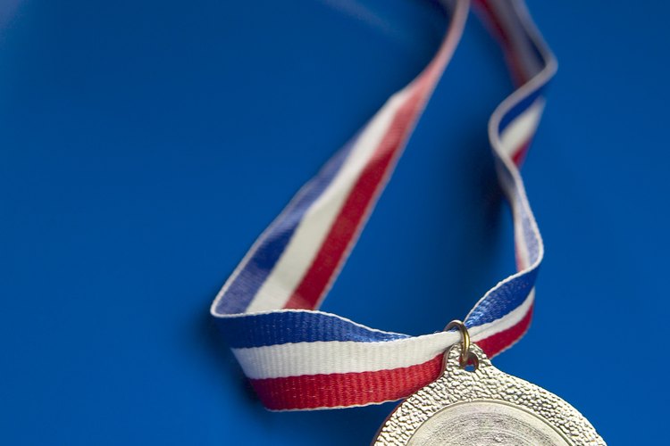 Muchos ganadores de torneos deportivos reciben medallas como reconocimiento a su rendimiento.