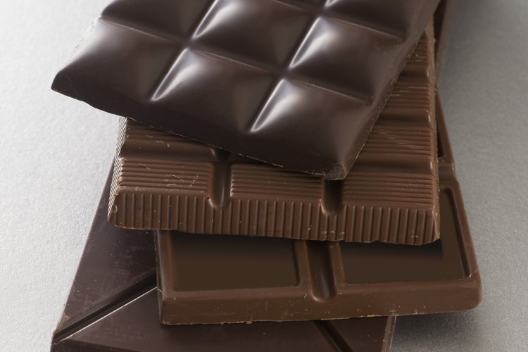 Cuanto más oscuro es el chocolate, menos hidratos de carbono contiene por porción.