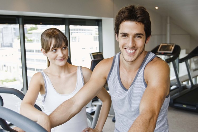 Los suplementos de DHEA incrementan los niveles de testosterona y estrógeno en hombres y mujeres.