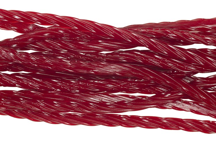 Una dieta abundante en regaliz rojo puede ser alta en azúcar y calorías.