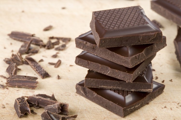 Trozos de chocolate.