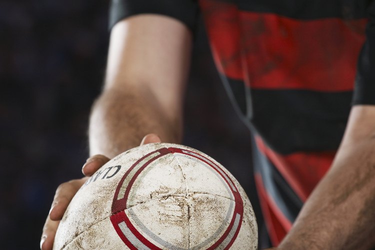 La pelota de Rugby Union es una pelota ovalada hecha de cuero y/o de materiales sintéticos.