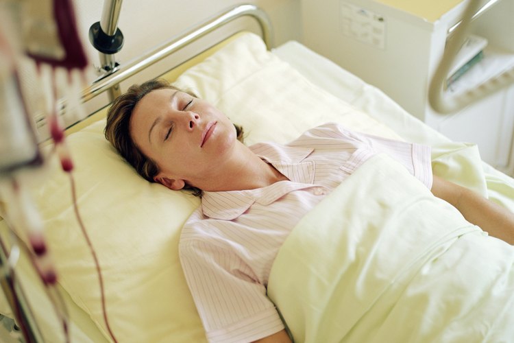 Existen pocos tratamientos para este mal, y no hay curas certeras, de manera que resulta crítico diagnosticar la enfermedad renal lo antes posible.
