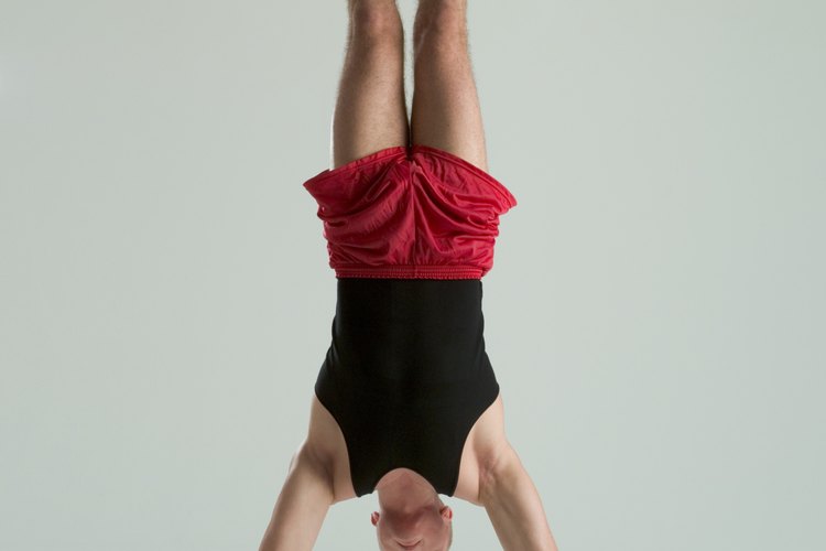 Practica regularmente esta pose hasta que puedas mantener la postura durante dos o tres minutos.