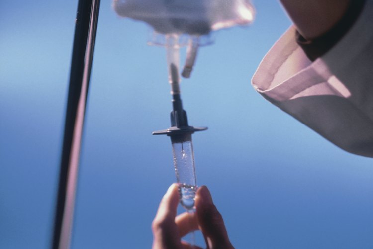 La dextrosa al 50% es una solución de glucosa y agua que se utiliza en varias condiciones médicas.