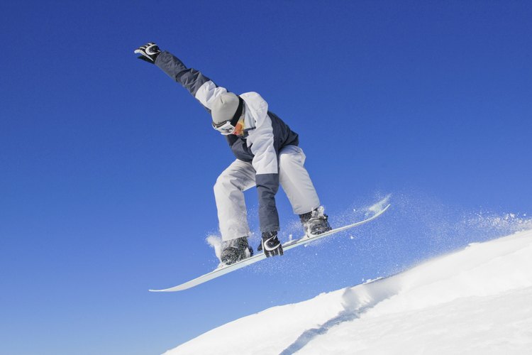 Cambiar los agujeros de la posición de las fijaciones de tu tabla de snowboard mejora la comodidad y la estabilidad.