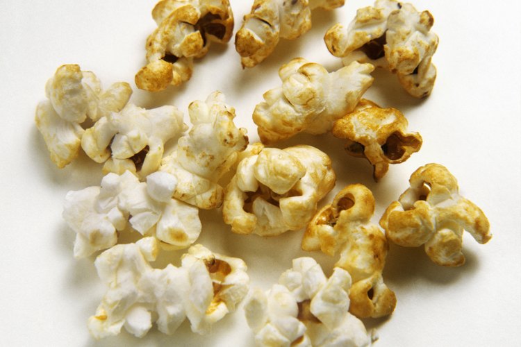 Si sufres de problemas intestinales no es recomendable comer palomitas de maíz.