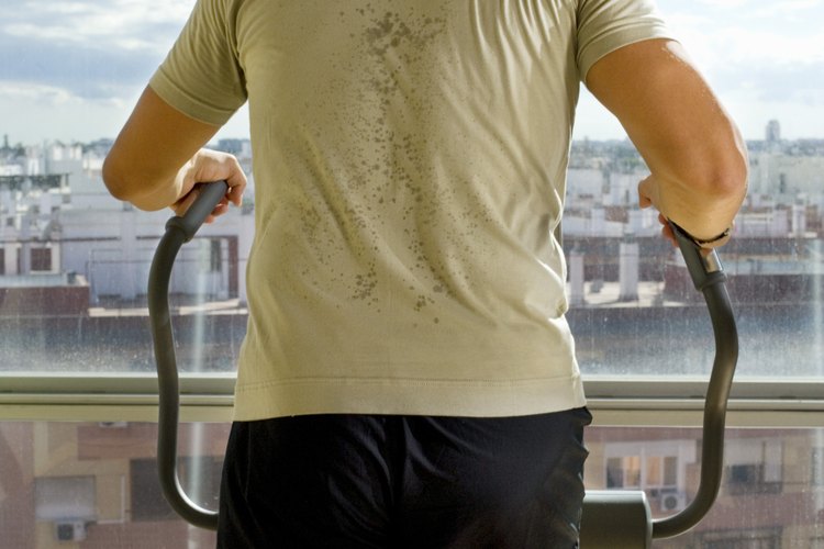 Haz un duro entrenamiento realizando sprints en una elíptica.