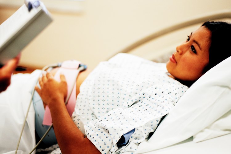 Si el dolor abdominal no cesa entonces debes consultar un especialista.