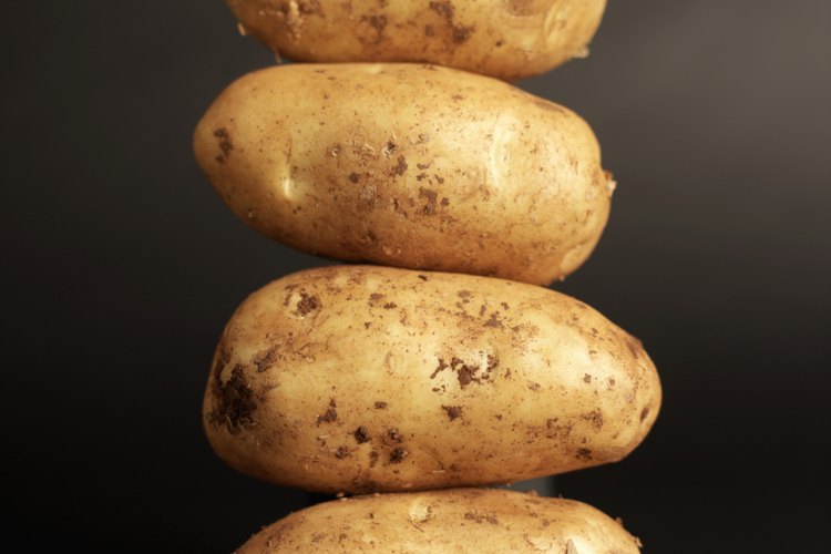 El potasio en las papas horneadas ayuda a aliviar los calambres musculares.