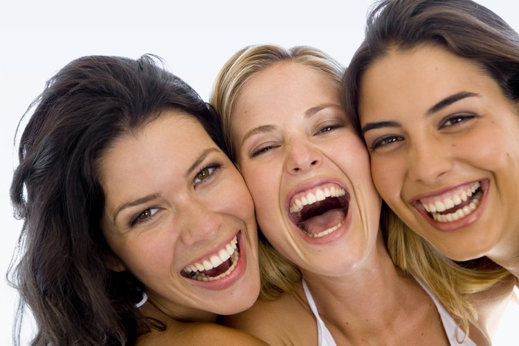 Los fibromas pueden causar síntomas menstruales irregulares, tales como sangrado abundante, menstruación prolongada y manchas entre ciclos.