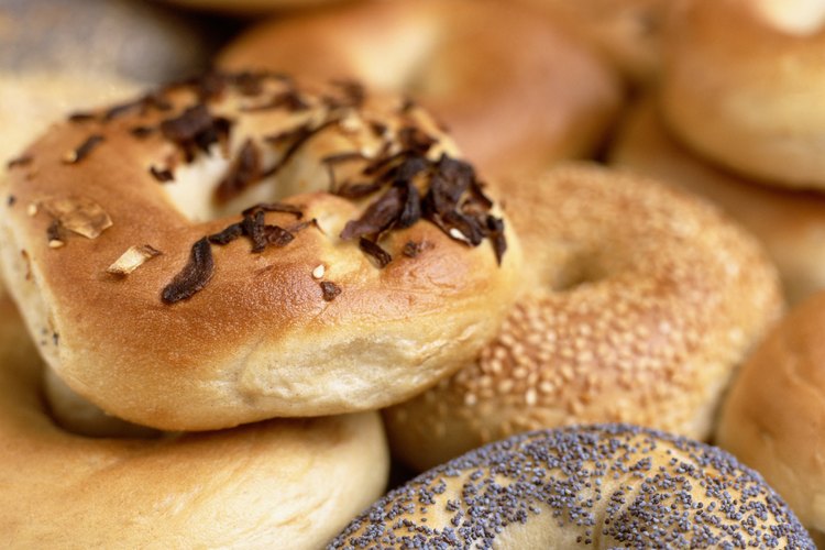 La harina con alto contenido de gluten es usada en los productos de panadería rígidos, tales como las roscas de pan.