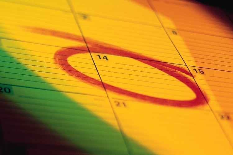 Practica tus flexiones de brazos consistentemente en días designados de la semana.