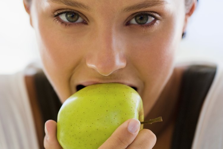 Las manzanas producen reacciones alérgicas en un porcentaje relativamente pequeño de personas.