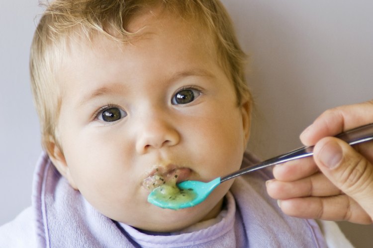 Los bebés están inclinados naturalmente para preferir los dulces, independientemente de qué comidas se introducen primero.