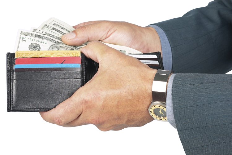 Llevar una billetera sobrecargada atenta contra una apariencia ordenada.