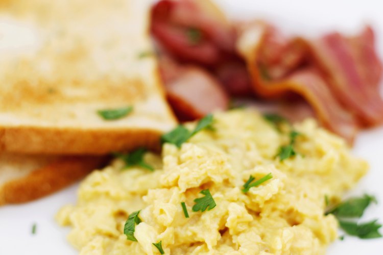 Incorpora proteínas a tu desayuno.
