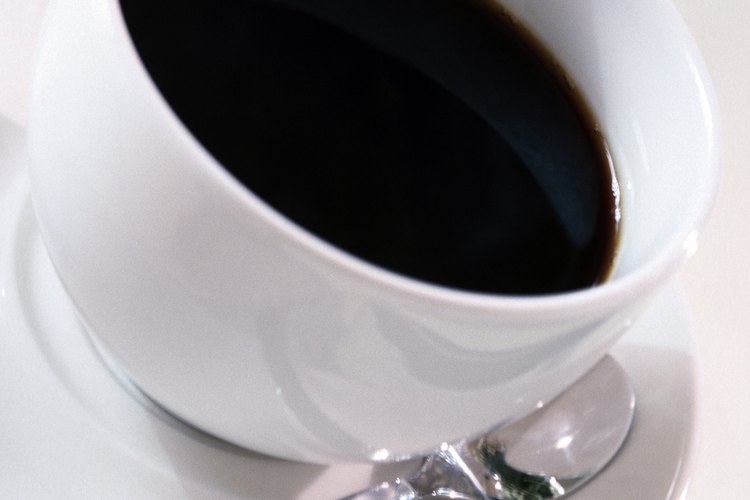 El café negro puede aumentar la glucosa en sangre.