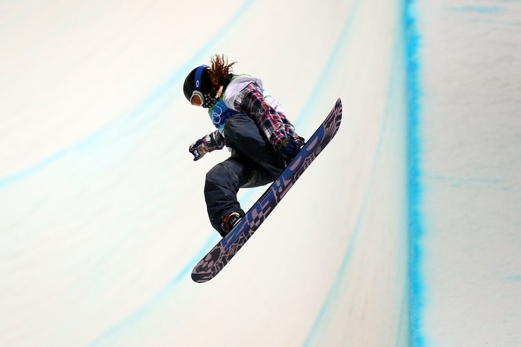 Shaun White compitiendo para los Estados Unidos en los Olímpicos de 2010.