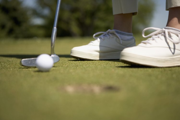 Juega golf con otros zapatos.