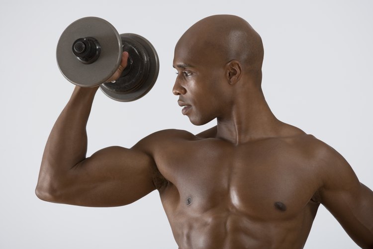 El sobreentrenamiento de tu bíceps puede provocar tendinitis.