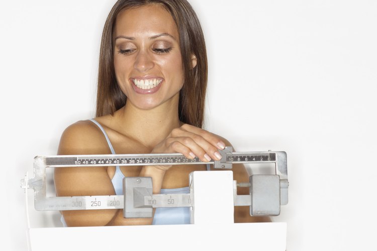 Pierde grasa corporal con una nutrición adecuada y ejercicio.