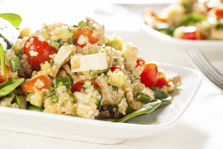 Tofu, quinoa y harina vegetal.