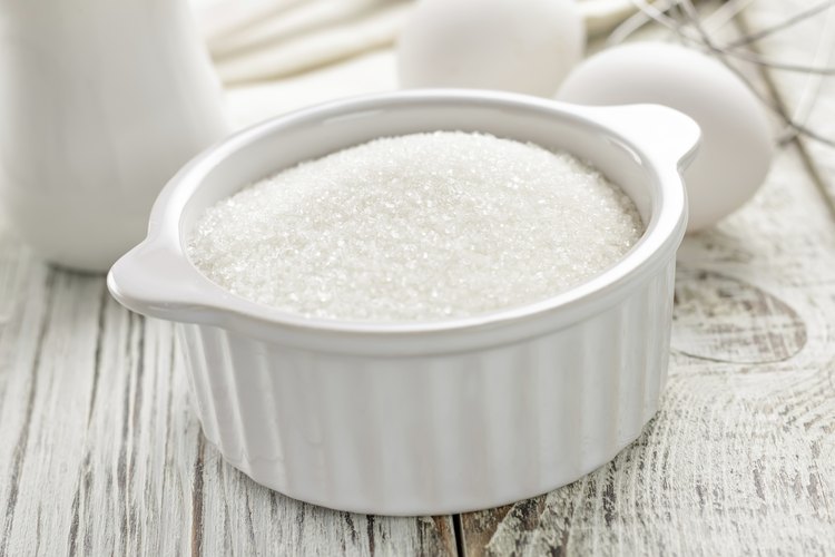 How to Substitute Powdered Sugar for Granulated Sugar | LEAFtv