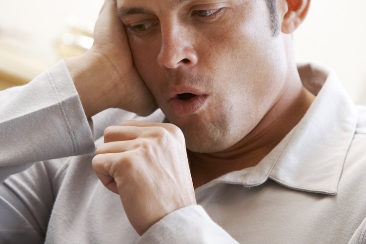La tos es el síntoma más común de la bronquitis.