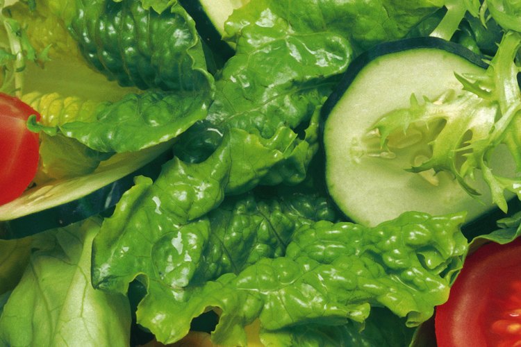 Puedes poner toda la ensalada que quieras para hacer una gran base para tu roast beef.