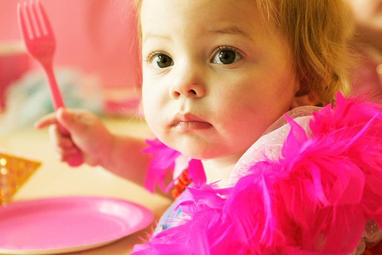 Si tu pequeña hija ya tiene pelo, seguramente te es difícil resistirte al uso de accesorios; sin embargo, hay que reconocer los riesgos.