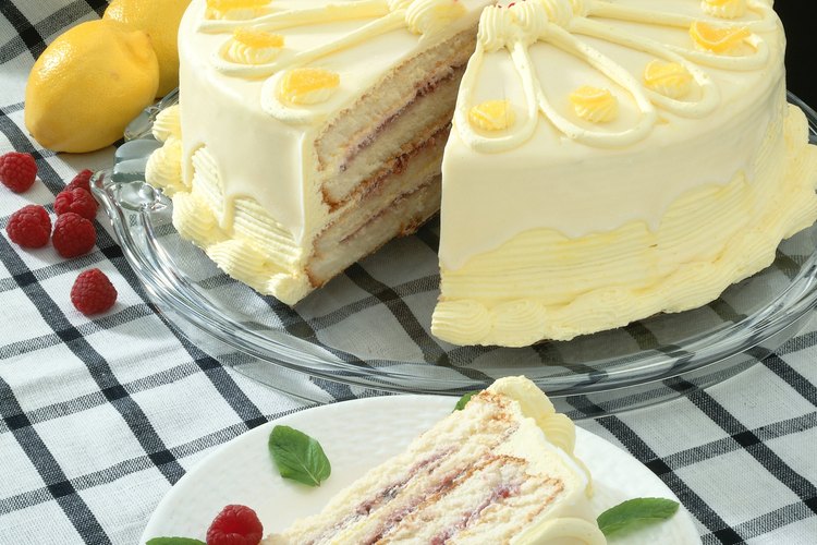 Los pasteles se pueden hacer con claras de huevo o con los huevos enteros.