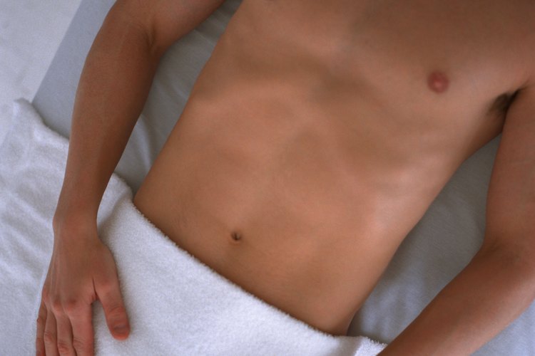 Ya sea que uses la crema de afeitar o un jabón, usa una hoja de afeitar nueva y afilada para prevenir la irritación por el afeitado.