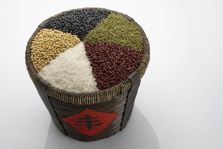 Legumbres y frijoles surtidos.