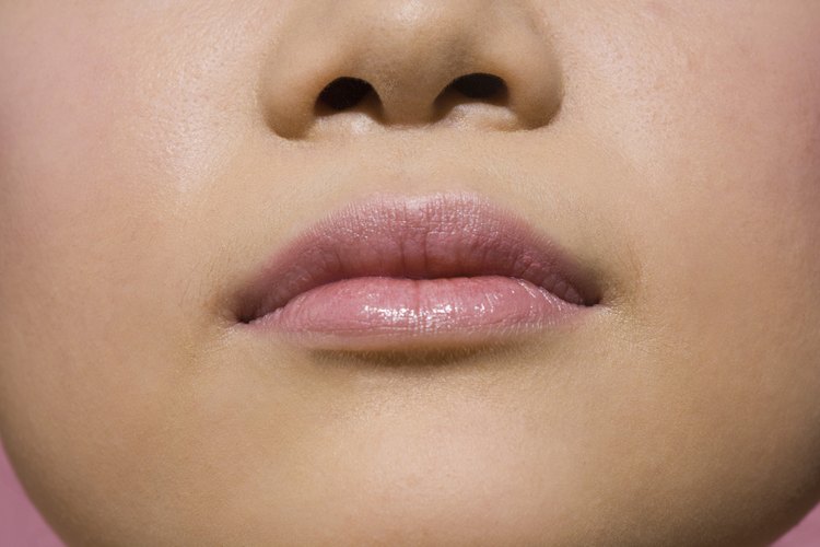 La boca y los labios secos pueden interferir mucho con el hecho de hablar y comer.