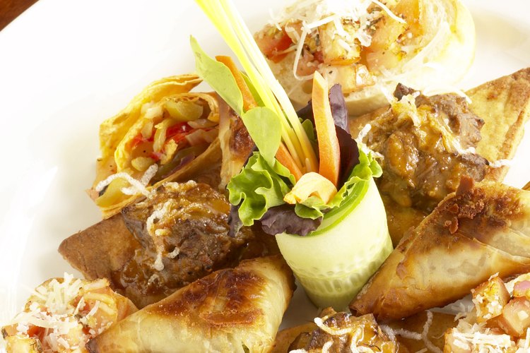 Las samosas llenas con verduras ofrecen un montón de vitaminas y minerales.