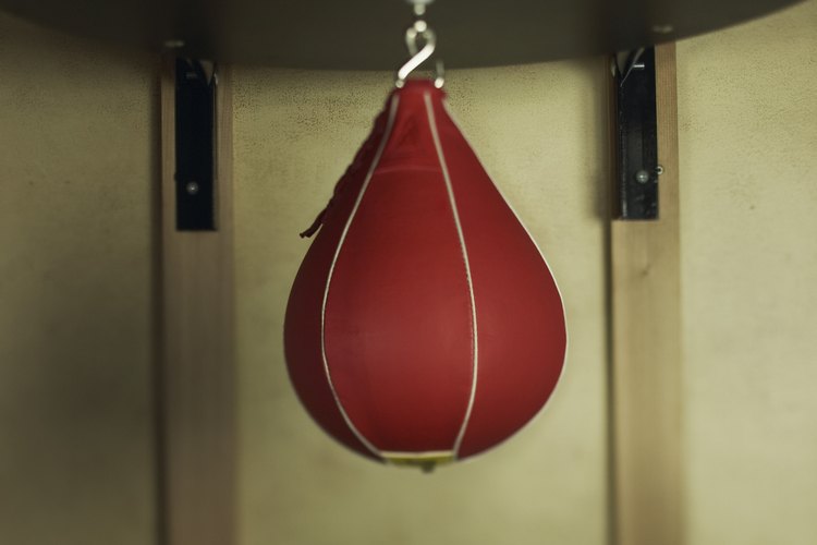 Encuentra un lugar para entrenar boxeadores.