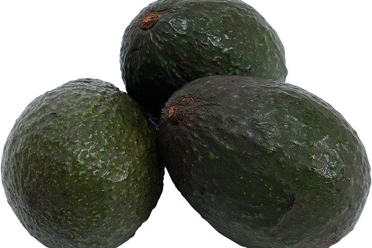 Agrega una nutritiva fruta de aguacate a las ensaladas y a platos de pasta y demás.
