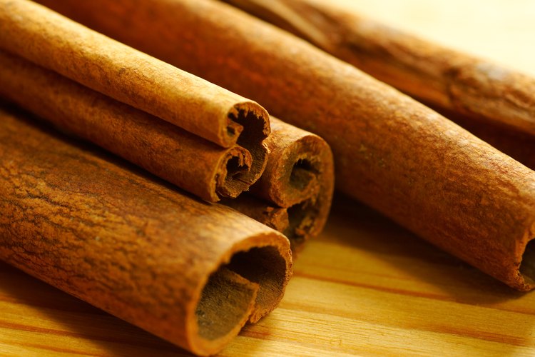 How to Use Cinnamon to Relieve Toothache | LEAFtv