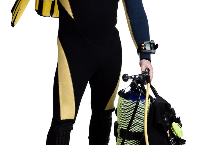 Aunque es muy común en los trajes térmicos de buceo, el neopreno es también una herramienta útil en el entrenamiento físico.