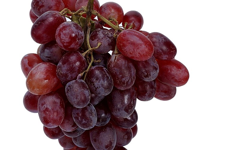 Las uvas rojas contiene gran variedad de vitaminas y minerales esenciales.