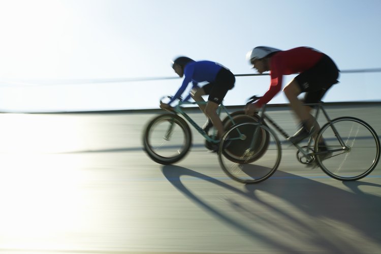 Los ciclistas de carrera prefieren bicicletas de potencias cortas.